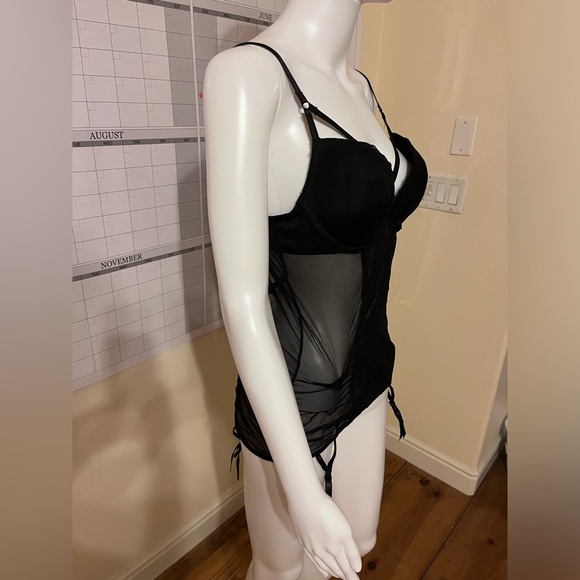 Jezebel USA black lace bodice Teddy with garter clips size M - Picture 2 of 6
